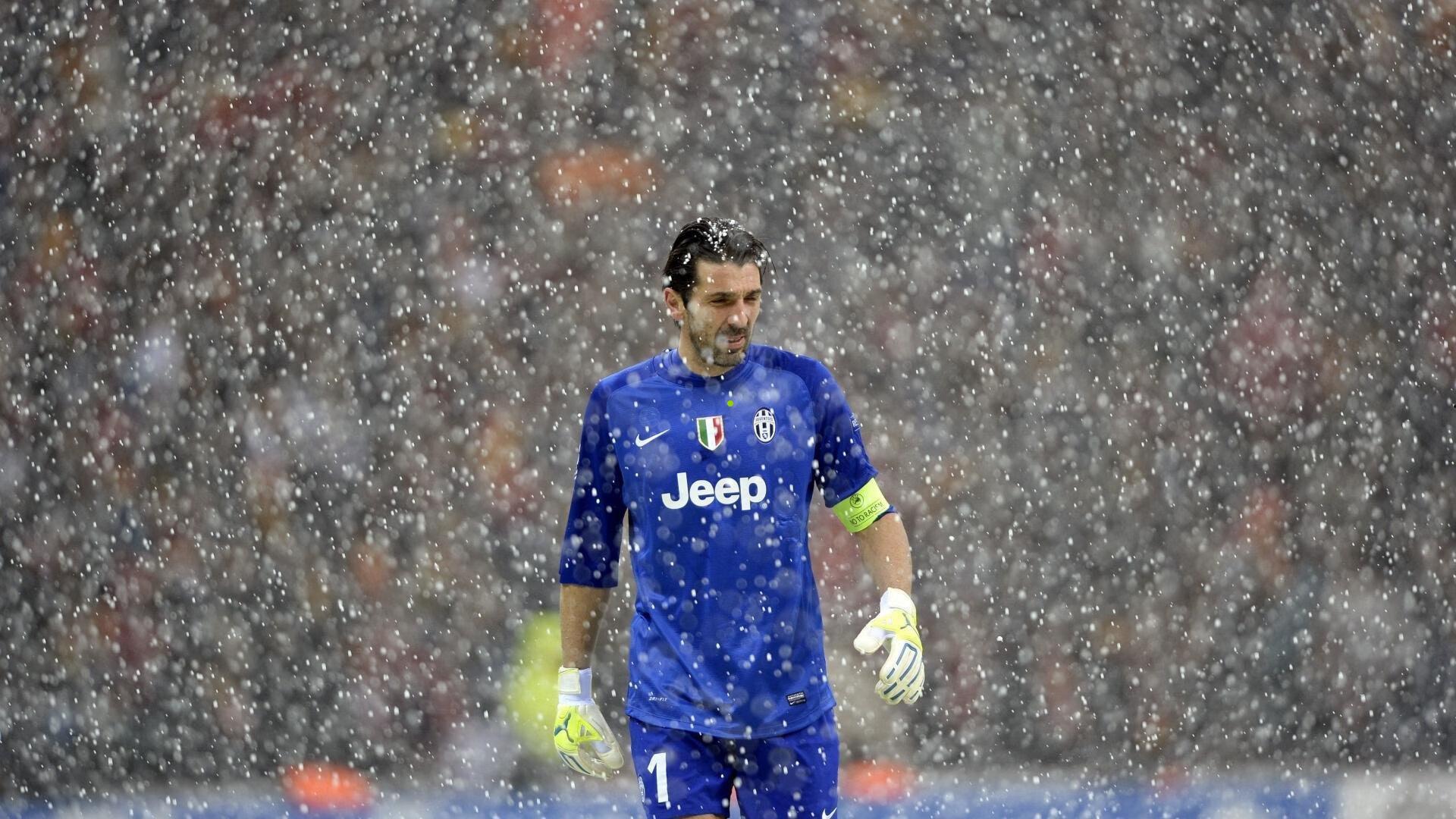 巅峰对决铸就新王 T1横扫WBG问鼎全球总决赛 电竞世界悲喜两重天