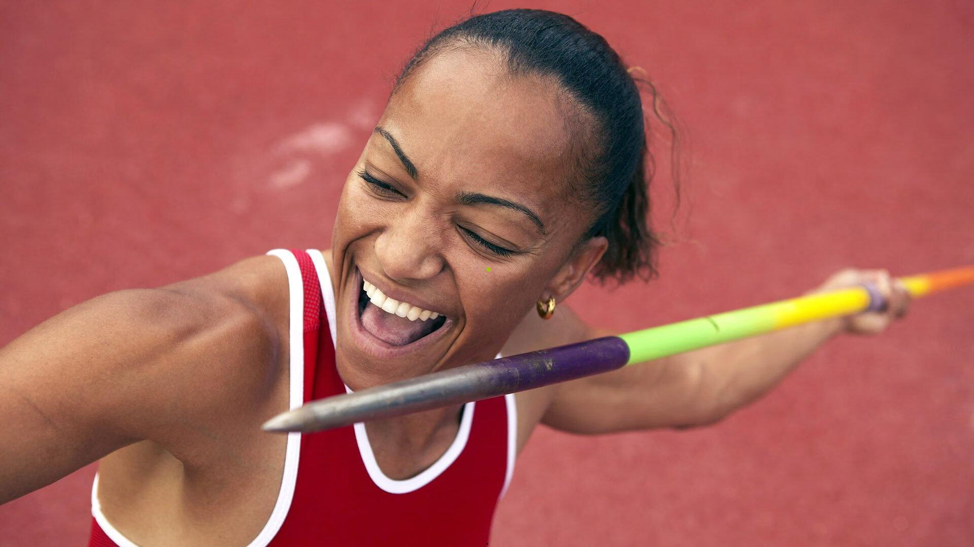 詹姆斯神级长传引爆全场，艾顿空接暴扣五连击统治内线