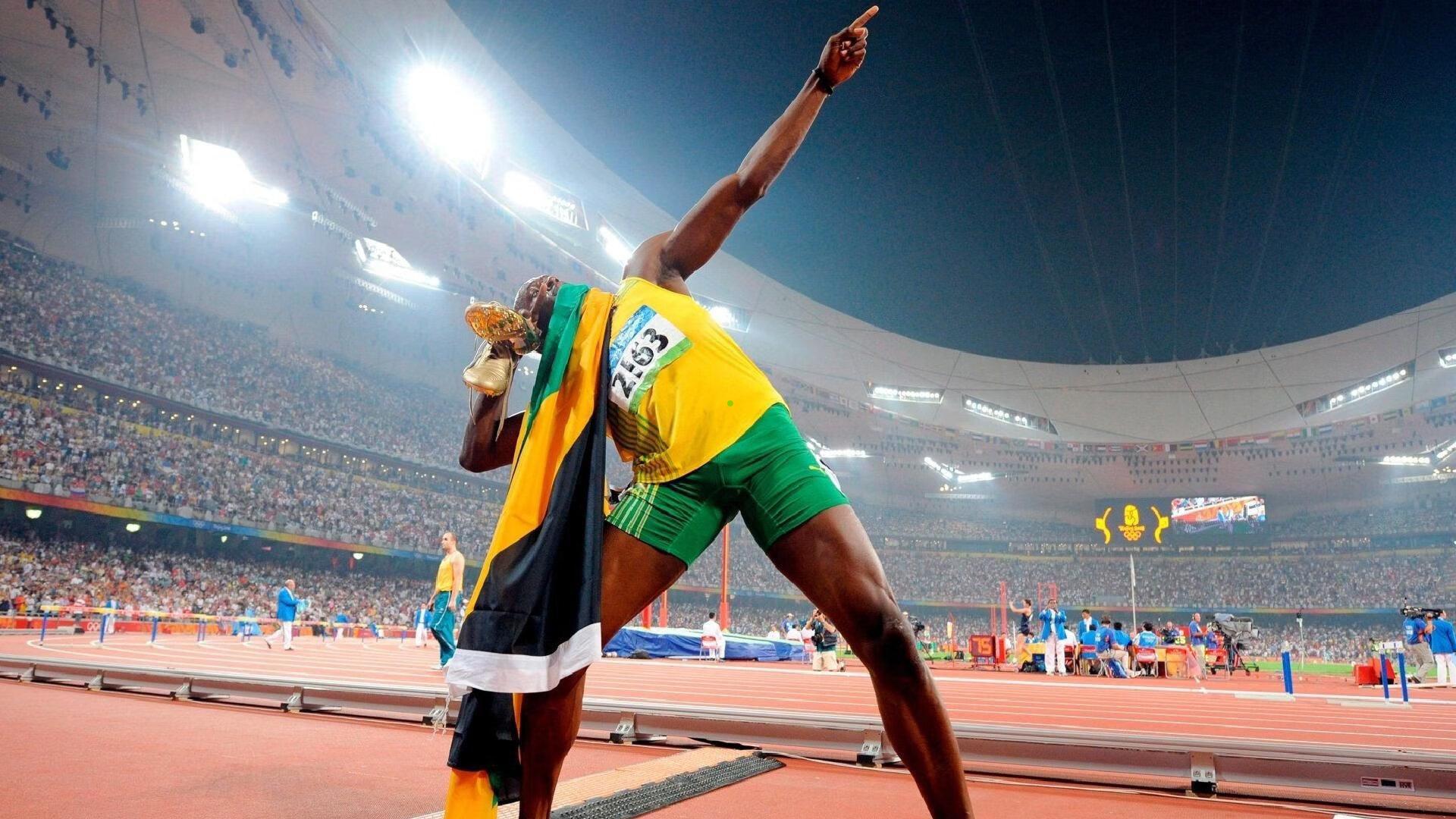 星海体育官网|本泽马心中的足球传奇，评选历史最佳十一人阵容引热议